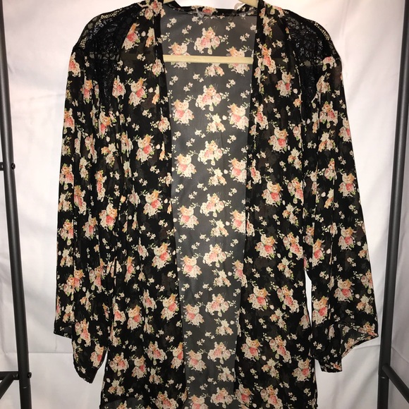 Charlotte Russe Floral Printed Kimono - Picture 1 of 3